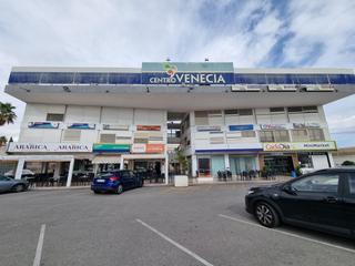 Local Comercial a Cabo de las Huertas. Fantastico local con licencia y salida de humos con larga tradic