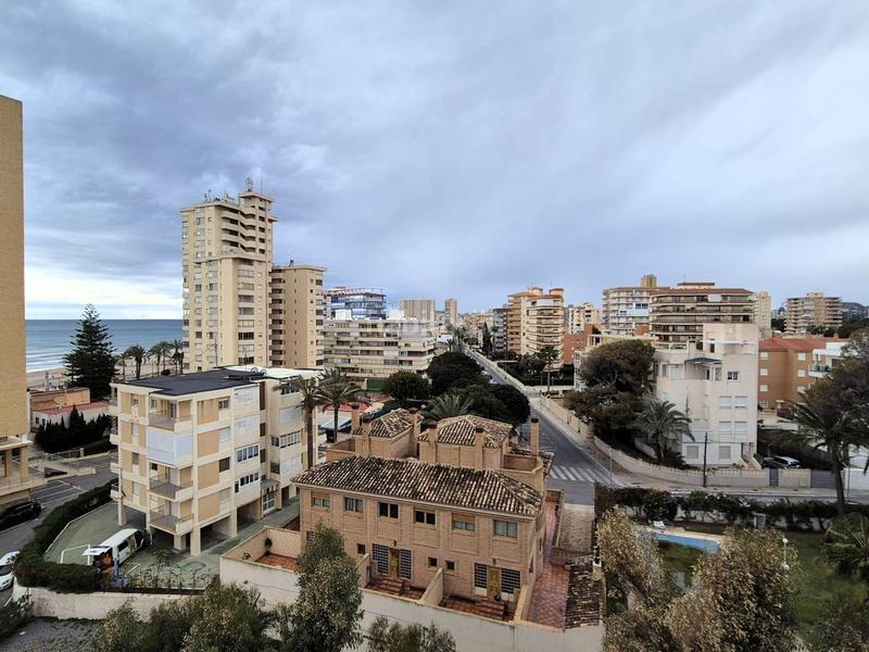 Foto 3036b72f-5c5f-4f82-be64-bfbd929b602e. Piso en Playa Muchavista Campello (el)