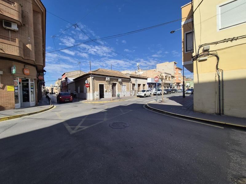 Foto 77247c6b-0b61-4b99-818f-2c2e9b640a3b. Edificio en Catral