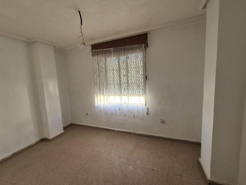 Foto 99808b5a-2ac8-4b6f-8416-8ea6fe6e5559. Edificio en Catral