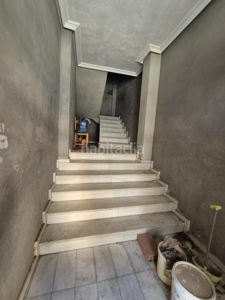 Foto b7c9e102-3919-4d21-be3e-bf9da333e43d. Edificio en Catral
