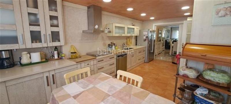 Foto 329b7c3a-1ba7-49b1-83b4-3d9fdc4fb63a. Casa amb aparcament piscina a Alicante golf Alicante