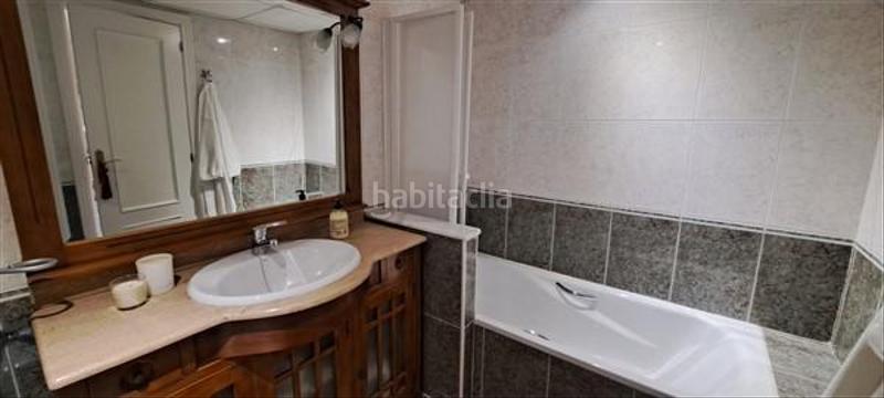 Foto 696d59c5-7af0-4aab-a4c3-b4bb475c5c1f. Casa amb aparcament piscina a Alicante golf Alicante