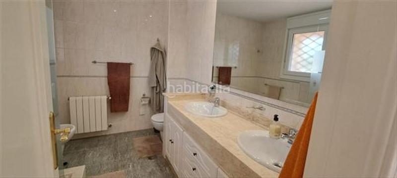 Foto 841ddb49-8712-4ceb-b61a-017d1fa33b2d. Casa amb aparcament piscina a Alicante golf Alicante