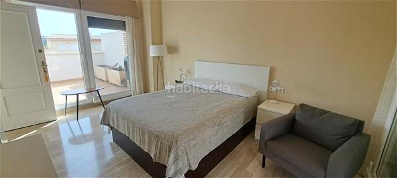 Foto a1d4f6fa-bde2-4668-a7a8-44399fb7dc86. Casa amb aparcament piscina a Alicante golf Alicante