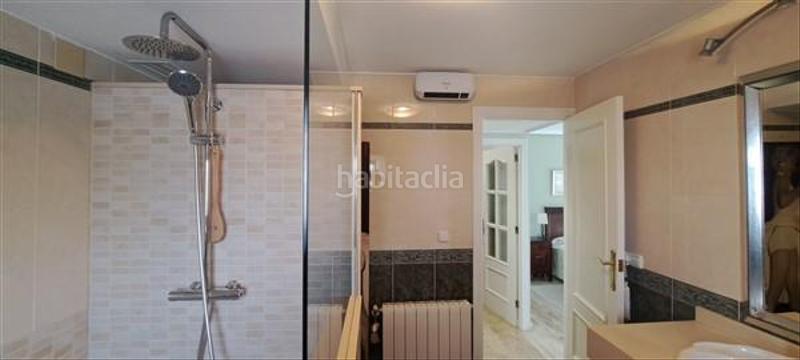 Foto b310b26f-40b5-4f4d-a7ae-ac3ca8c3254b. Casa amb aparcament piscina a Alicante golf Alicante