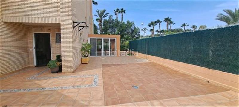 Foto bb834972-ae9f-4636-a2ee-7637529bb176. Casa amb aparcament piscina a Alicante golf Alicante