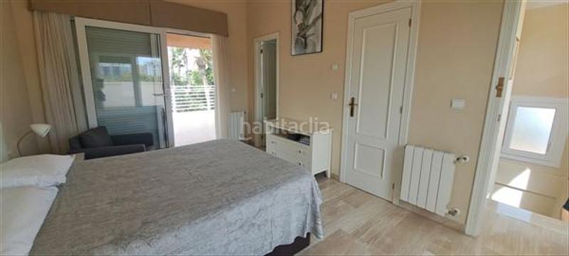 Foto ed8522b1-e676-4b62-a2e7-2ff19dbf9114. Casa amb aparcament piscina a Alicante golf Alicante