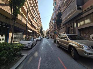 Local commercial  Carrer italia
