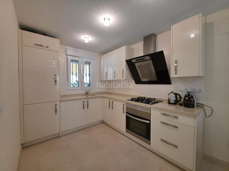 Foto d332f490-464c-4f6c-a6d2-a3edc1856a8e. Casa con parcheggio piscina in Pueblo Español-Coveta Fumá Campello (el)