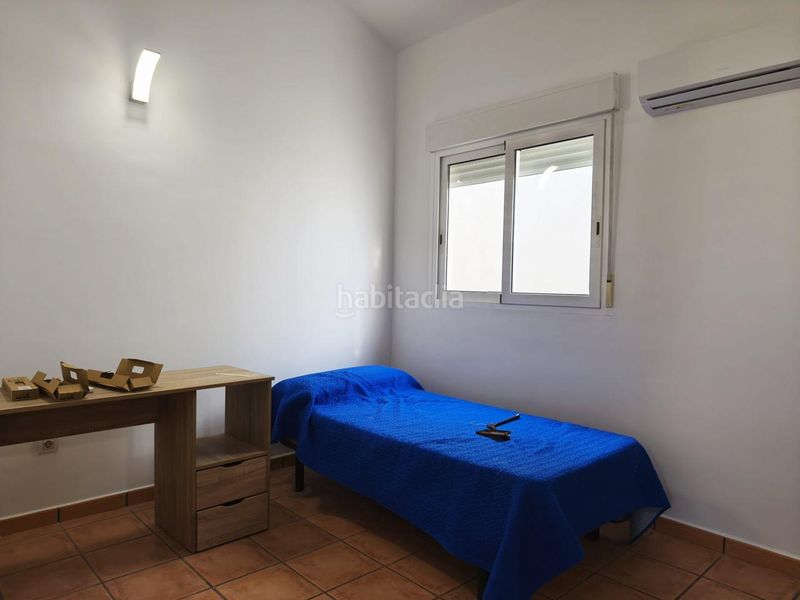 Foto ab35462d-8c14-48f2-bc84-456d74e24261. Casa amb aparcament a Monforte del Cid