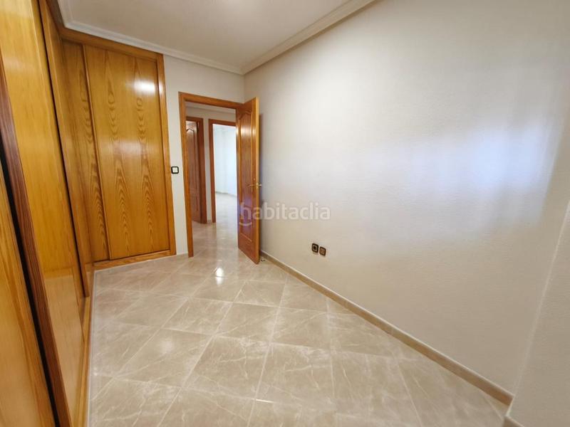 Foto c34280d9-ec10-47c0-8989-ad64129f7d40. Alquiler piso en Cabo de las Huertas Alicante