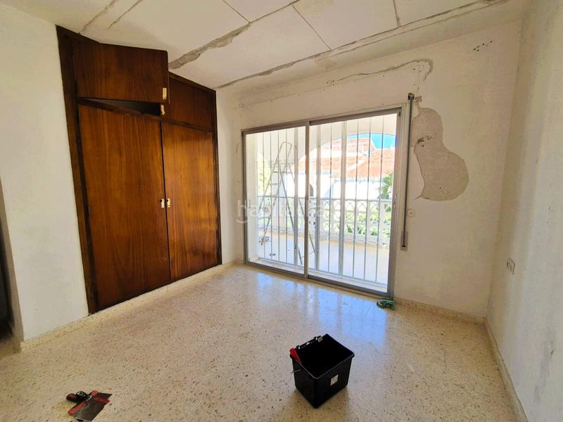 Foto 1ca16ed3-86c8-43c4-874c-dc09b2ab03c3. Casa amb aparcament a Coloma Nucia (la)