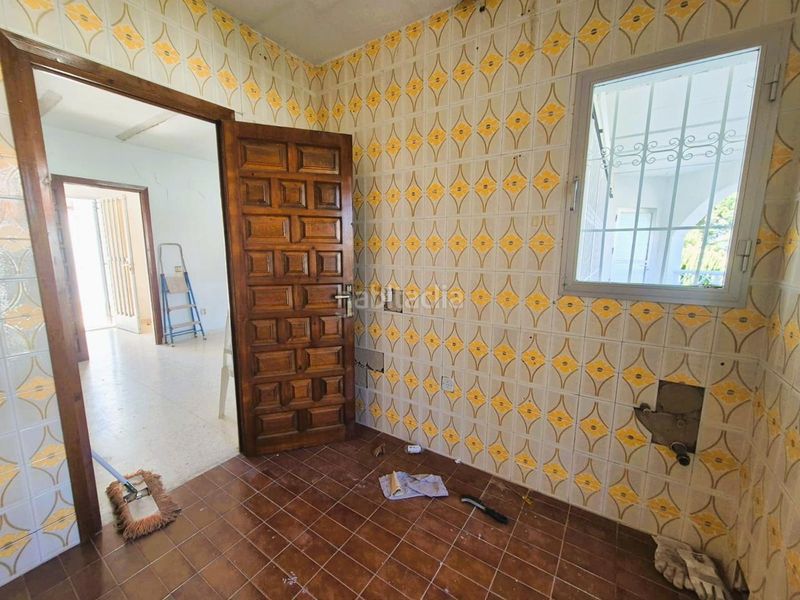 Foto 42b14e2d-e1b1-4ff3-8d91-c357e50418a7. Casa amb aparcament a Coloma Nucia (la)