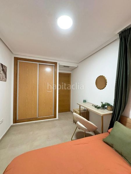 Foto dba07e1f-eb81-48b0-9710-dd0cd1f5f5d0. Pis a Puerto Deportivo Torrevieja