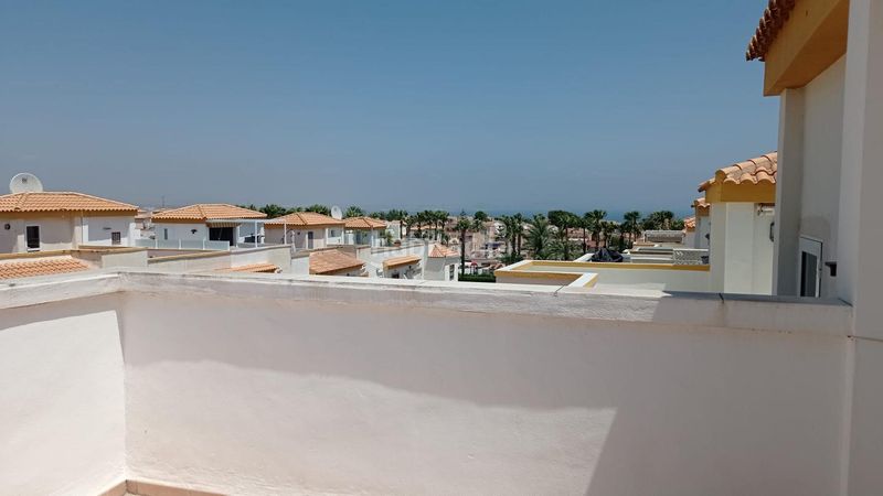 Foto 0255393d-b5ef-4a4e-8acc-a31a71ba3abc. Casa amb aparcament piscina a Los Arenales del Sol Elche / Elx