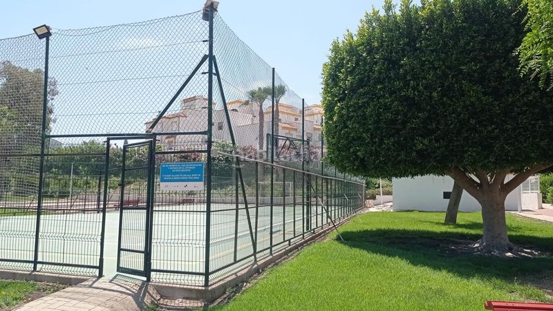 Foto 1ae16a16-c89e-4a28-accd-178845e99379. Casa amb aparcament piscina a Los Arenales del Sol Elche / Elx