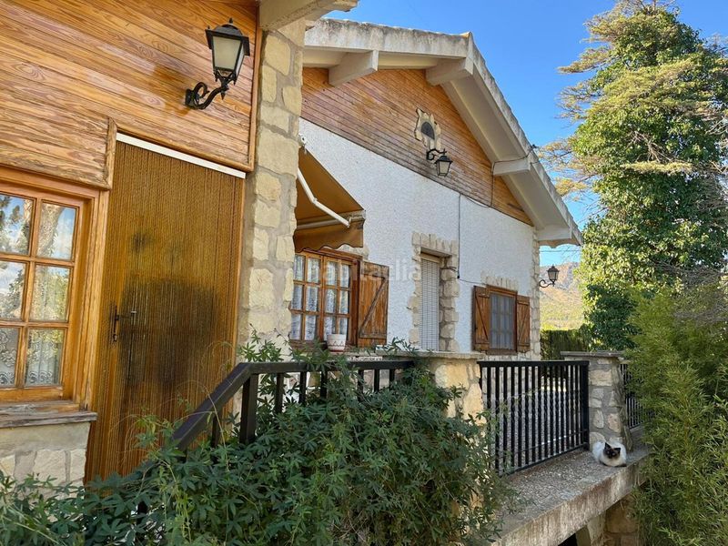Foto bec85f27-4207-45e1-8125-708d1e1d1a68. Casa amb piscina a Salinas