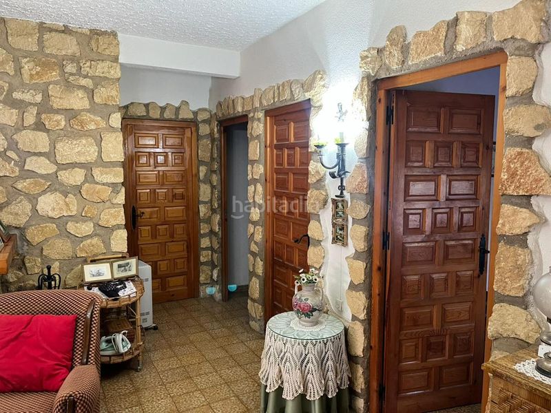 Foto f6a2d371-314a-45bd-a636-d0c33d5393d2. Casa amb piscina a Salinas