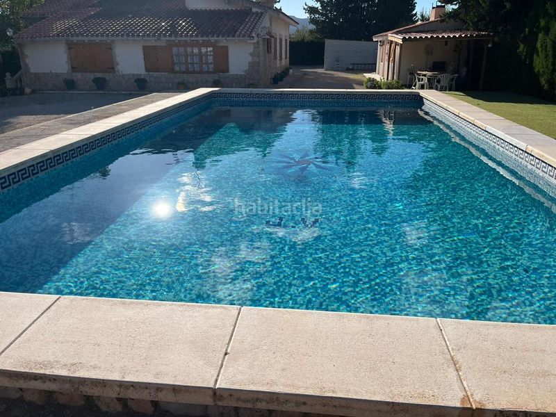 Foto f73bd84d-720e-4556-919e-3951c77f6cb4. Casa amb piscina a Salinas