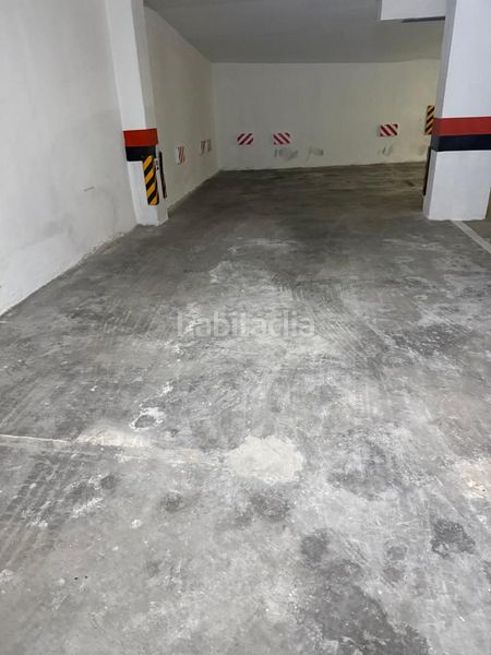 Foto a5dd7cc4-f750-4a1e-8b1b-0d48a989699d. Aparcament cotxe a Campello Playa Campello (el)