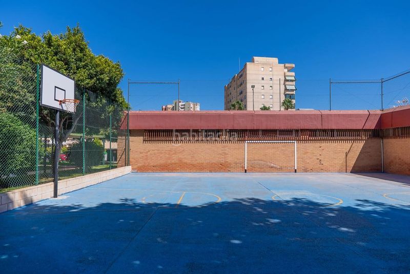 Foto c06305e0-4118-4512-97d4-313ee91d636e. Pis a Campello Pueblo Campello (el)