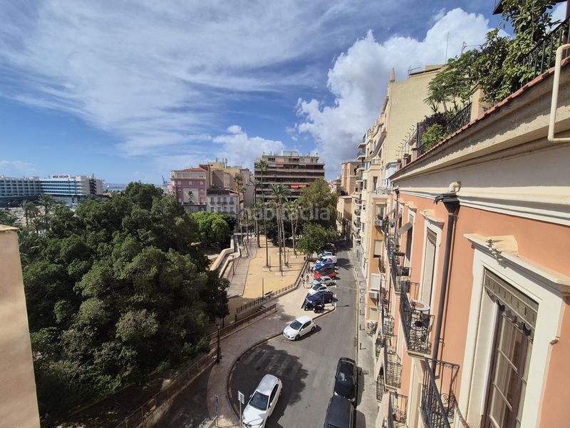 Foto 7ed76841-6f17-4b6e-90d9-8e7bfdd2faa3. Pis a Casco Antiguo - Sta. Cruz - Ayuntamiento Alicante