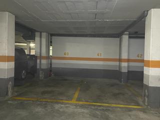 Car parking  Carrer de can foradí. Parkings en venta en son fuster