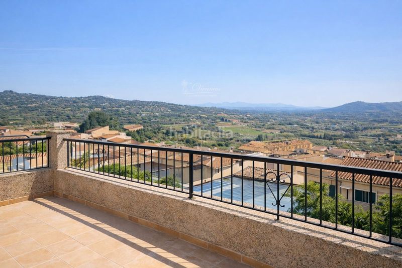 Foto 0fc5d160-a360-4129-abff-3b22497d5938. Casa adossada amb aparcament a Selva