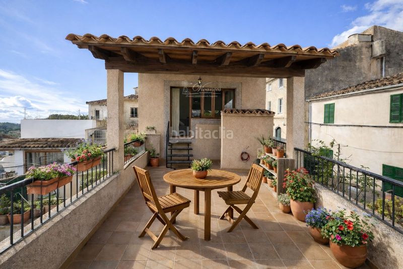 Foto fcb27542-7cd8-4c03-9a72-4833d3973d7c. Casa adossada amb aparcament a Selva