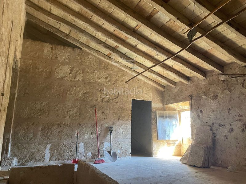Foto f9b0a66c-bf3d-4033-9109-09eeb3b76646. Casa amb aparcament a Campos poble Campos