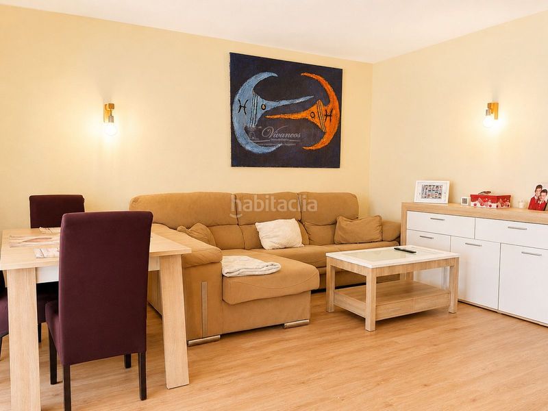 Foto a921bef4-a548-47b8-b26b-263cc2b65f84. Casa adossada amb aparcament a Sencelles