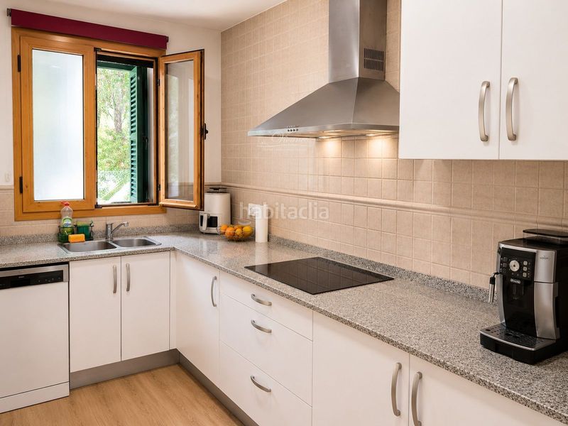 Foto e9f0df54-00f9-4fa3-8a02-1579f259274b. Casa adossada amb aparcament a Sencelles