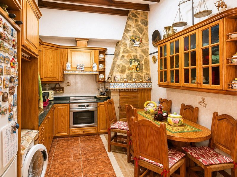 Foto 13d4dd89-a9f7-48c2-81b7-2f83d3c23f38. Casa adossada amb calefacció a Sa Pobla