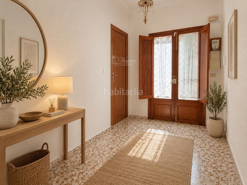 Foto c974e53b-da3b-48ce-9dcb-e2da5bd8f1e2. Casa adossada a Gran Via de Colom Inca