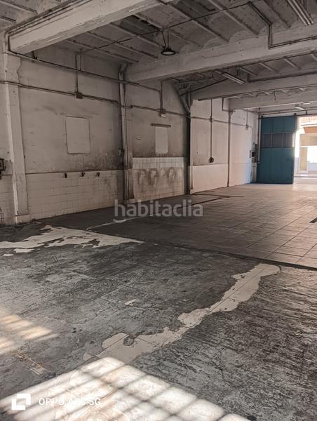 Foto ad704eea-77b0-4cf8-a5f2-b9116d945d81. Alquiler local comercial local con vado en Eixample Mataró