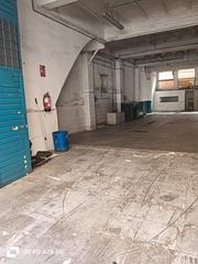 Lloguer Local Comercial  Carrer castaos. Local con vado