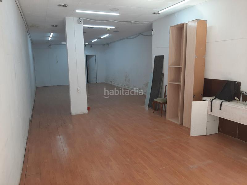 Foto 5a3376db-cf68-4354-a3a0-e5bae6bcdfb5. Alquiler local comercial en camí ral el ravalet 98 local comercial – la Havana en Mataró