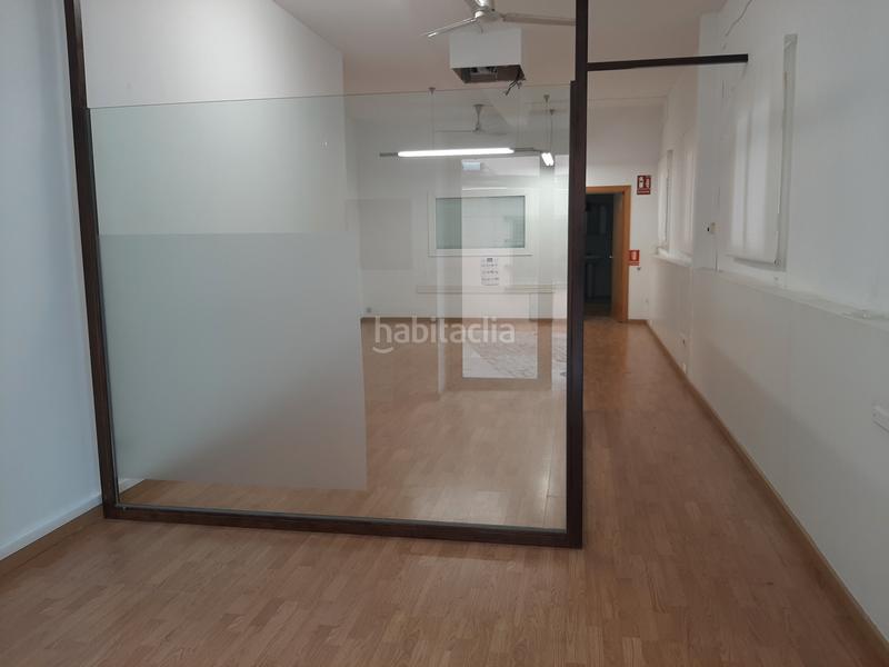 Foto cc07a0dd-6f7d-41b0-8374-d46bd05014ba. Rent business premise in plaça de les figueretes 5 in Mataró