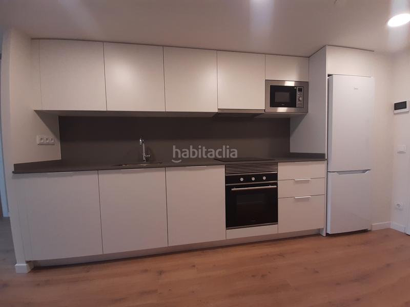 Foto 3b88bfe4-91ec-4457-9d8d-3fd8abfa1014. Alquiler piso en ronda barceló 88 piso alto con vistas en Mataró