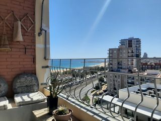 Piso  Avinguda del maresme. La habana � primera linea de mar piso y parquing