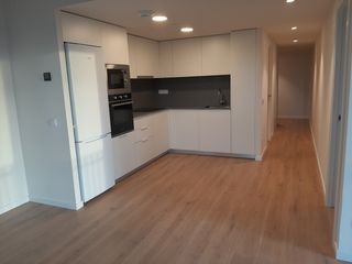 Location Appartement  Ronda barceló 88. Piso de 2 hab. con pk. - asc- piscina comunitaria