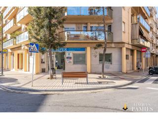 Local commercial à Carrer de campoamor 8. Local en venta en ponent(43202)