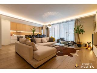 Etagenwohnung in Josep anselm clav 2. Venta de un piso en barcelona capital