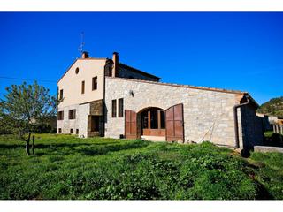 Country house  Bassa. Masia en venta en forès