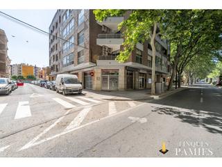 Local commercial à Països catalans 107. Amplio local de 300 m con mucho potencial en una ubicación privi