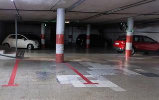 Car parking in Calle GENERAL LACY 5