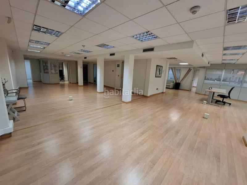 Foto 49982701-c968-4e3f-adfc-f244448ba4f9. Oficina en calle de los artilleros 6 en Barrio del Centro Alicante