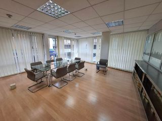 Oficina a Calle de los artilleros 6