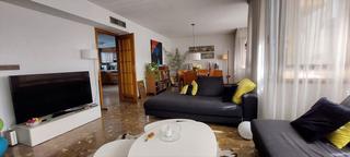 Appartement à Calle san fernando 27. Elegante piso de lujo en el corazón de alicante con terraza átic